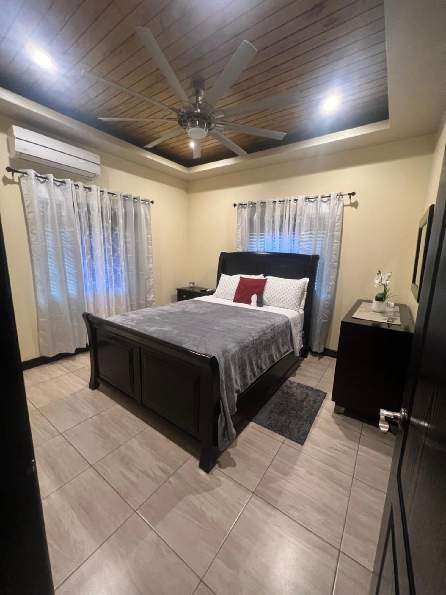 Kingston Oasis One Bedroom Exterior foto